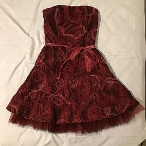 Burgundy ribbon design evening cocktail dress